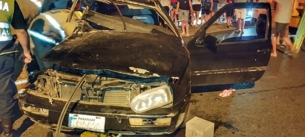 Imprudente giro causa violento choque en San Antonio - Unicanal