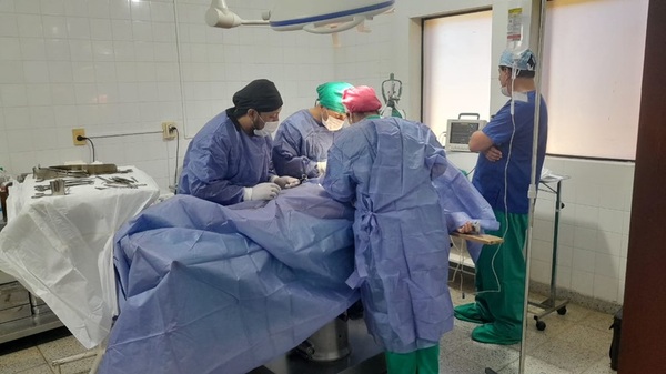 Hospital de Encarnación reduce lista de espera a pacientes con apoyo de equipo itinerante de cirujanos