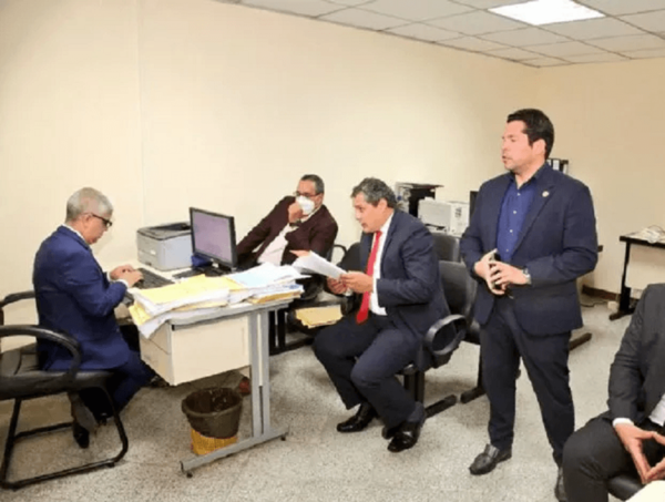 Tacumbú es el destino del exgobernador Hugo Javier González tras condena · Radio Monumental 1080 AM