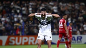 Versus / Kevin Parzajuk seguirá su carrera en el fútbol argentino