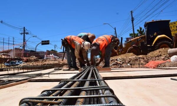 Retoman bloqueo parcial de la avenida Eusebio Ayala por obras de desagüe