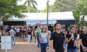 Récord histórico: Más de 18.000 jóvenes postulan al Programa Nacional de Becas 2025 – Prensa 5