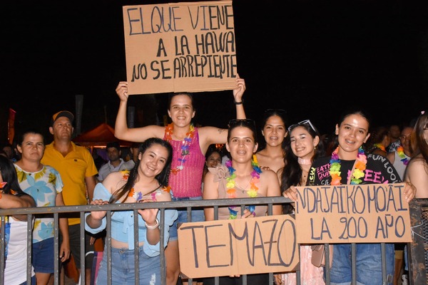 ¡Más de 10 mil personas vibraron en la Fiesta Hawaiana de Pilar! - Unicanal