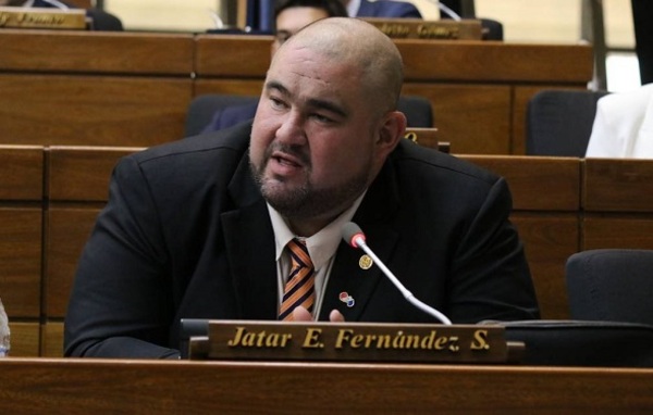 Diputado Jatar Fernández denunciado por disparos al aire en Ayolas