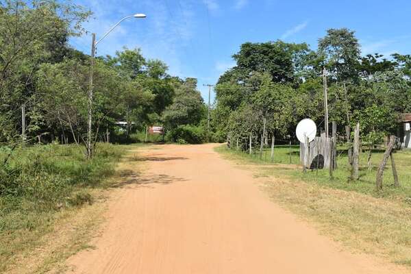 Piden reanudar obras de camino de todo tiempo en Isla Yasyretá - Nacionales - ABC Color