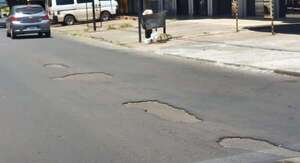 La avenida de los baches en Área 3  - Crónicas Ciudadanas - ABC Color