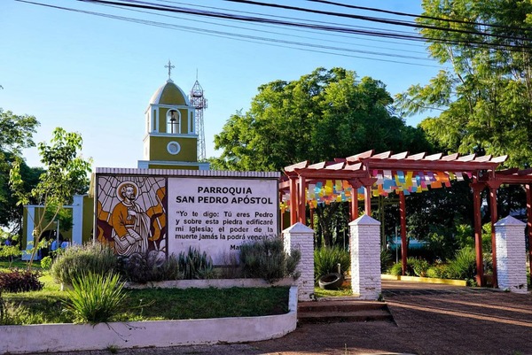 Inauguración del nuevo techo de la parroquia San Pedro Apóstol en San Pedro del Paraná