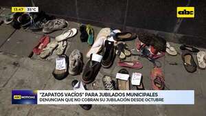 Zapatos vacíos: la protesta de jubilados municipales que siguen sin cobrar - ABC Noticias - ABC Color