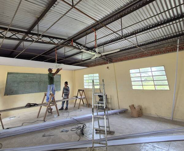 Durante el receso escolar, prosiguen las refacciones en instituciones educativas de Alto Paraguay