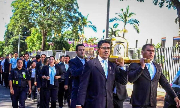 Villarrica: reliquia peregrina de Chiquitunga sigue recorriendo la ciudad que la vio nacer – Prensa 5