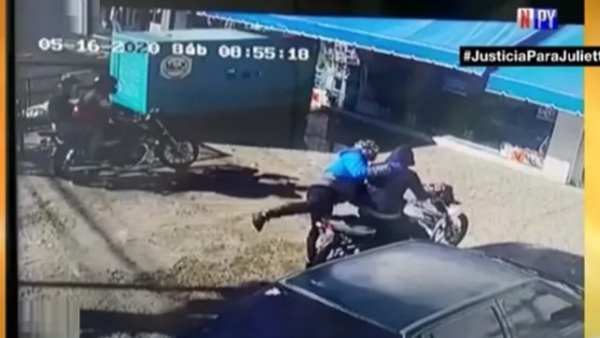 Motochorros se alzan con G. 10 millones de una tienda de ropas