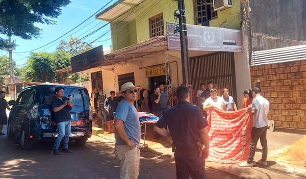 Electricista fallece tras caer de una columna de la ANDE - ABC en el Este - ABC Color