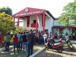 Conflicto en la Municipalidad de Santaní empeora cada día más y no se avizora una posible solución - Nacionales - ABC Color