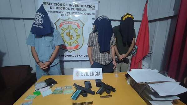 Aprehenden a tres sospechosos de homicidio tras persecución y enfrentamiento armado en Corpus Christi - Policiales - ABC Color