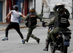 Venezolanos viven intimidados a días de la jura presidencial - Portal Digital Cáritas Universidad Católica