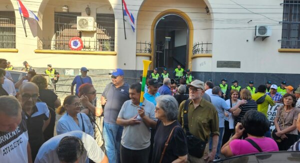 Caja Municipal debe casi G. 20 mil millones a jubilados - Portal Digital Cáritas Universidad Católica