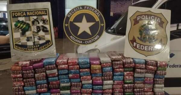 Diario HOY | Aduana de Foz intercepta carga de 95 kilos de marihuana en vehículo paraguayo