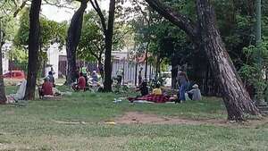 Manifestantes en el microcentro: “Ni el Indert ni la Policía tienen autoridad para ubicarlos en una plaza” - Nacionales - ABC Color