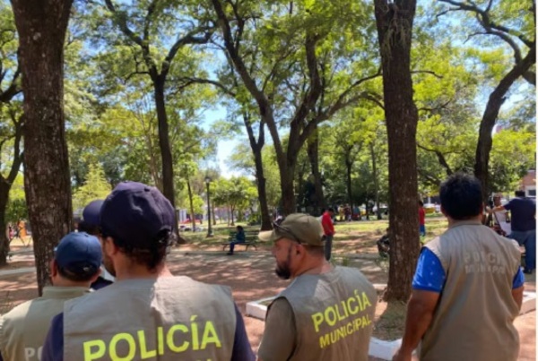 Municipalidad despeja plaza Uruguaya tras ocupación indígena