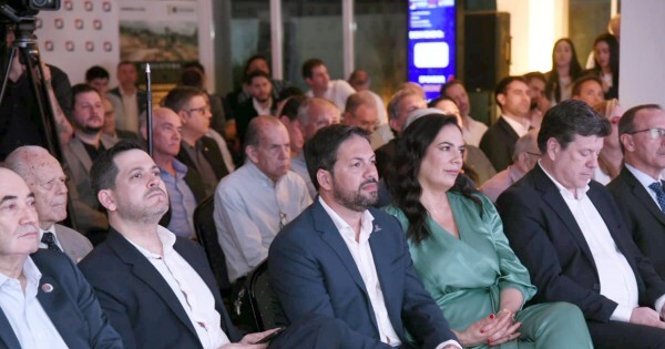 Las constructoras están en pie de guerra con el Gobierno por una deuda de USD 100 millones