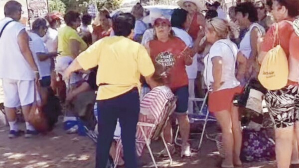 Paseo de terror: Abuelas se quedaron varadas ¡5 veces!