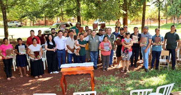 Indert suma 60 nuevos títulos de propiedad a familias campesinas de Abaí - .::Agencia IP::.