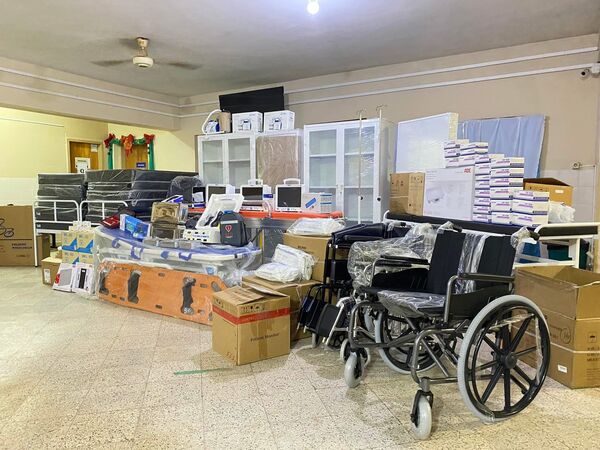 Itaipú refuerza el sistema de salud en Ybycuí con una significativa donación de equipos biomédicos - ADN Digital