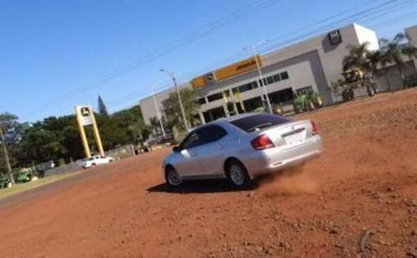 Video: conductora forcejea con inspector de la Patrulla Caminera - ABC en el Este - ABC Color