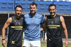 Recoleta FC: Experiencia y jerarquía en sector defensivo - Fútbol - ABC Color