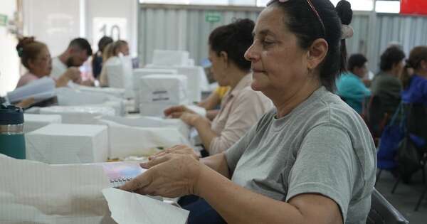 La Nación / El MEC continúa con recepción y control de calidad de los útiles para kits escolares