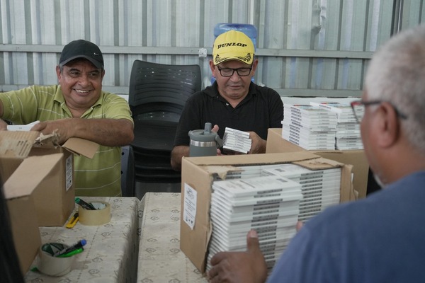 El MEC acelera los preparativos para la distribución de kits escolares en todo el país - ADN Digital