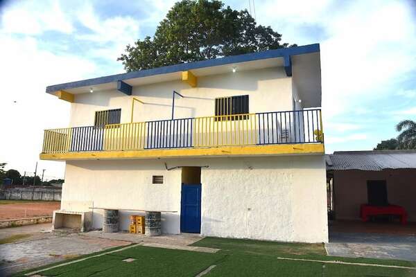 Club 6 de Enero inaugura coqueto salón multiuso - Polideportivo - ABC Color