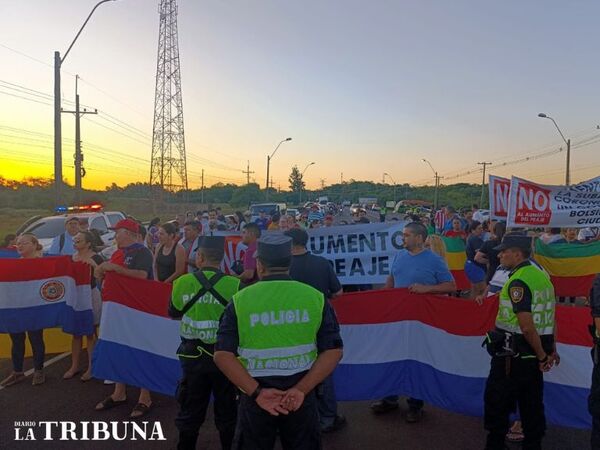 Video: Cuarta jornada de protestas en Coronel Bogado contra aumento de peaje