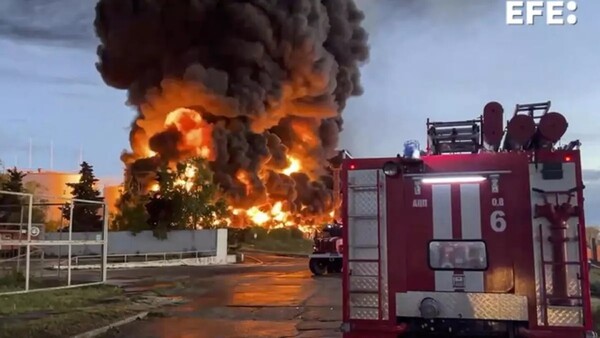 Ucrania golpea depósito de petróleo en región rusa de Sarátov que abastece aviones rusos