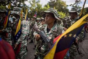 Dictadura de Maduro ordena despliegue de las fuerzas chavistas de represión - Mundo - ABC Color