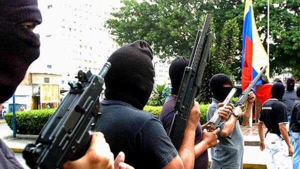 El "brazo armado" civil de la Revolución que jura con Maduro: Los colectivos