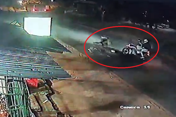 Violento asalto en J. Augusto Saldívar: delincuentes roban motocicleta a joven - Unicanal