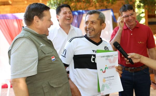 Más de 300 títulos ya recibieron colonos de Emilianoré, Caazapa