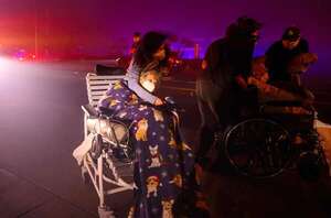 Miles de evacuados por voraces incendios en las afueras de Los Ángeles - Mundo - ABC Color