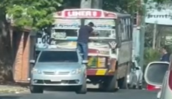 Violento altercado vial en Luque deja escenas de riesgo - SNT