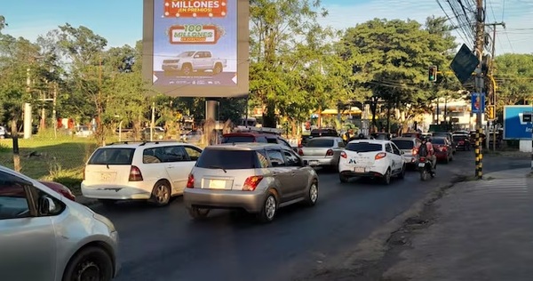 Caos, complicaciones y nerviosismo marcan el inicio de obras en la Avda. Mariscal López