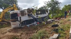 Brasil: mueren siete y otras 15 resultan heridas en un accidente de autobús - ADN Digital
