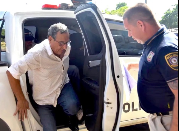 La rutina del ExGobernador Hugo Javier en Tacumbú : Madrugar, limpiar su celda y leer la Biblia