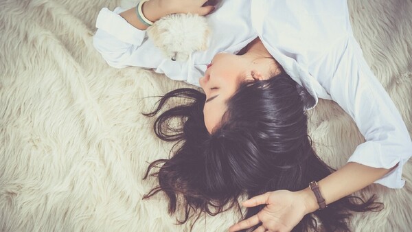 El sueño profundo no solo descansa, también despeja la mente