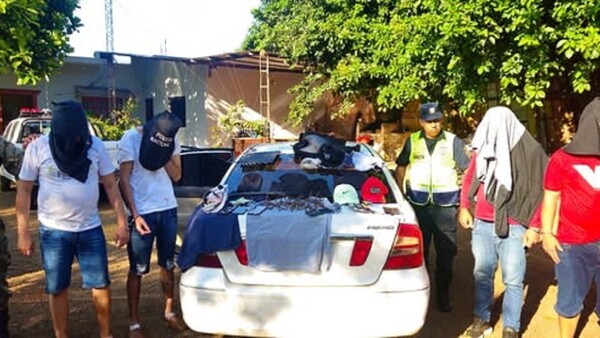 Policía detiene a cuatro supuestos asaltantes tras persecución en Ciudad del Este