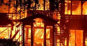 La Nación / Infierno en Los Ángeles: al menos 2 muertos y 30.000 evacuados por incendios