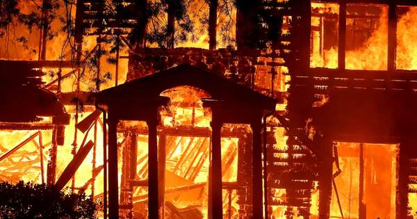 La Nación / Infierno en Los Ángeles: al menos 2 muertos y 30.000 evacuados por incendios