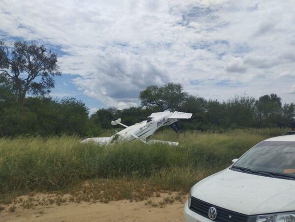 Avión sufrió daños materiales tras un aterrizaje forzoso en Boquerón