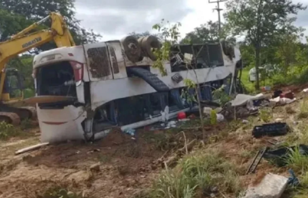 Accidente de autobús deja 7 muertos y 15 heridos en Brasil