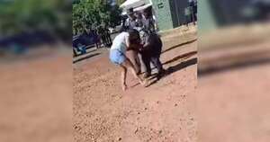 Diario HOY | VIDEO | Mujer que manejaba vehículo sin chapa se resiste a control de la Caminera